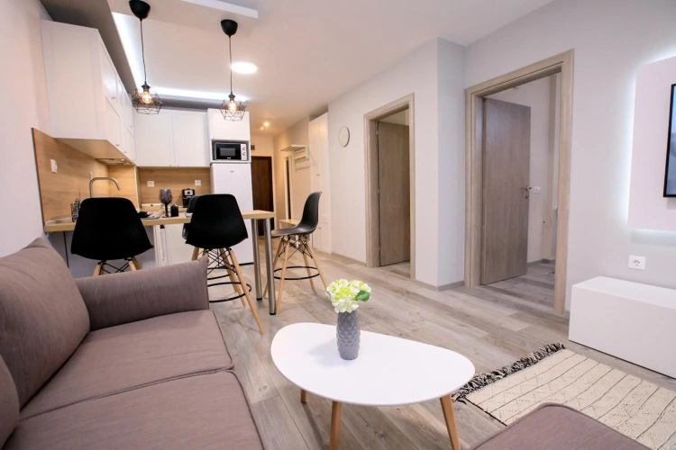 Babylon Park Apartment