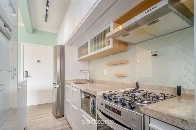 Apt w/ Gourmet Balcony 800m From the Beach Cbe0201