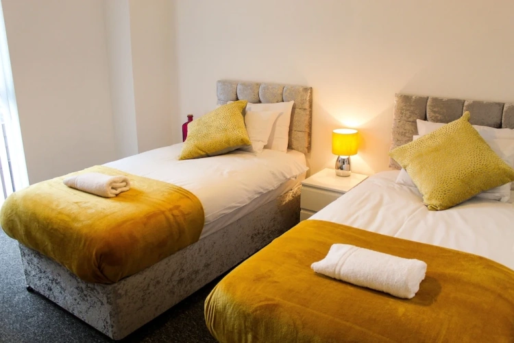 2 Bedrooms Apartment