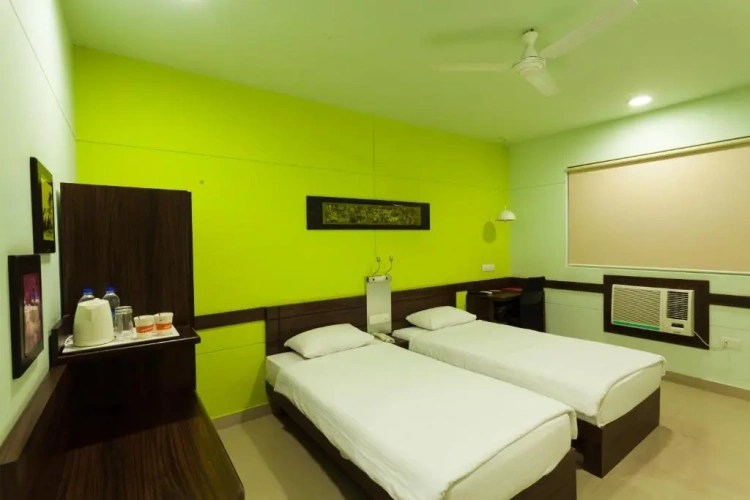 Standard Twin room