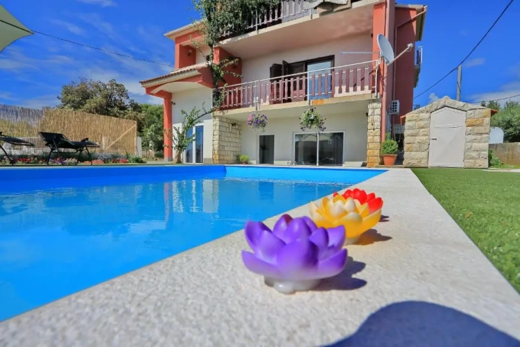 2 Bedrooms Apartment with balcony and with view