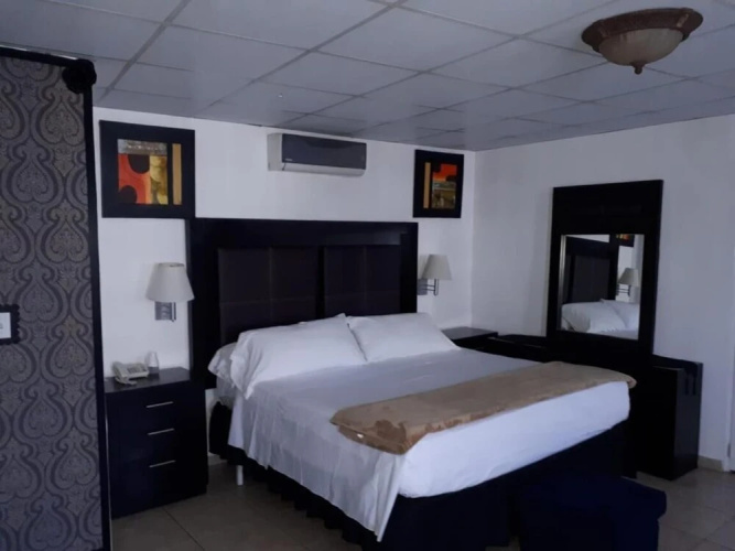 Hotel California Panama