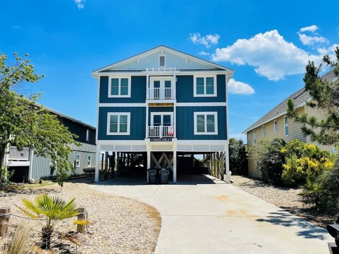 6 Bedrooms Cottage with balcony