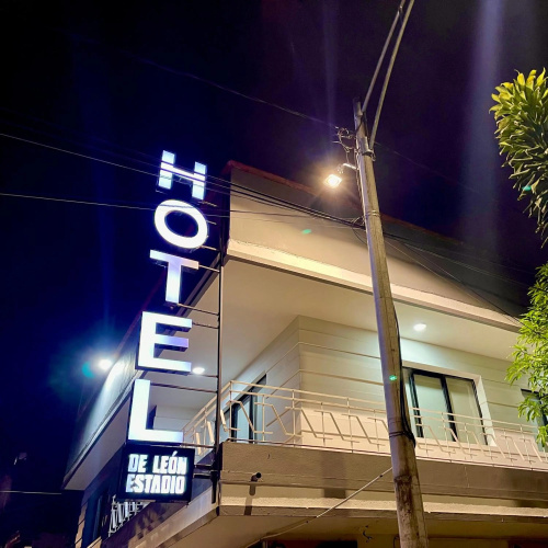 Hotel De León Estadio