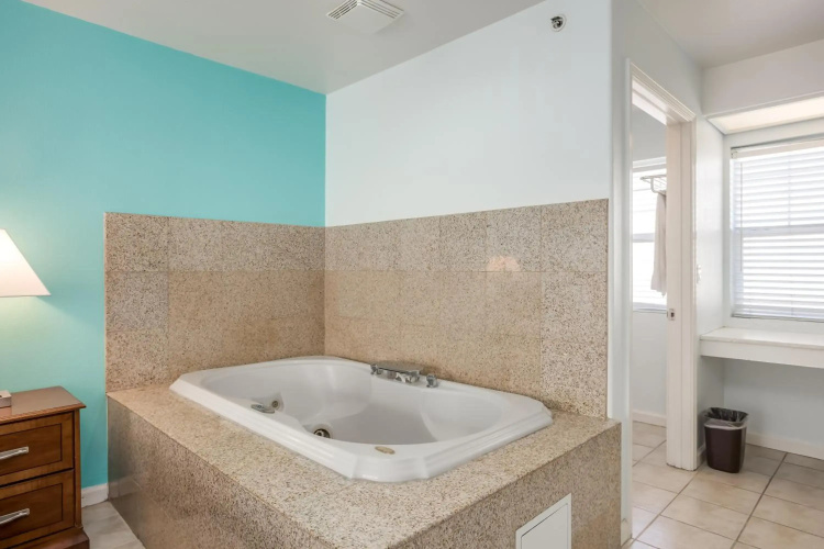 Pacifica Beach Hotel
