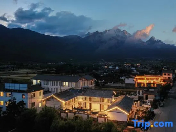 Yulong Mujianshan Homestay