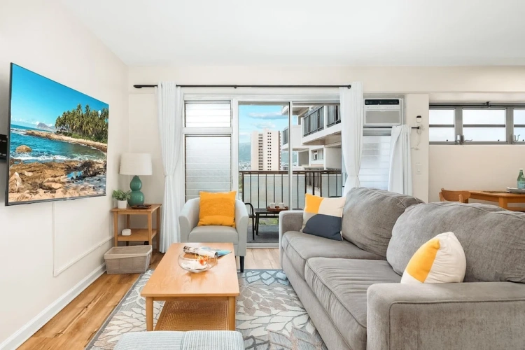 2 Bedrooms Apartment