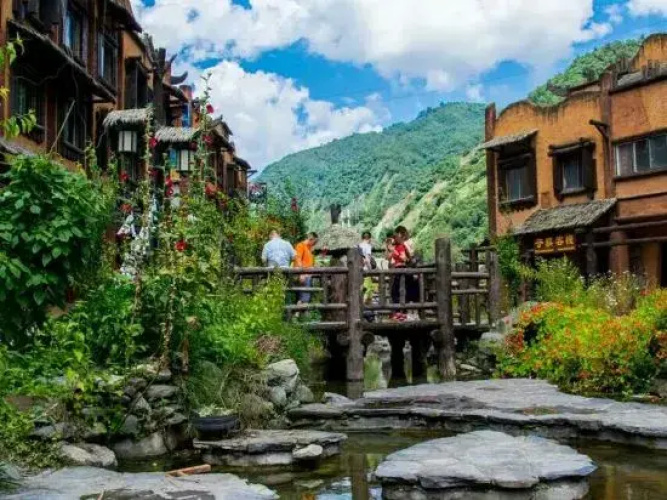 Wolong Inn