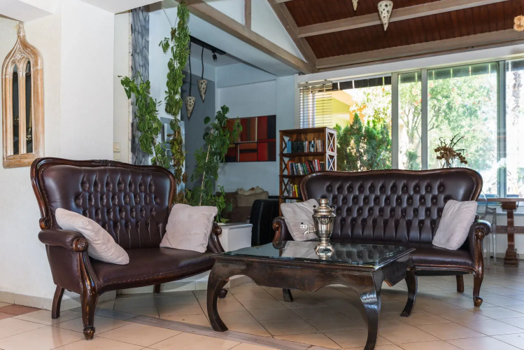 Ianos Hotel