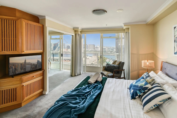 CBD Luxury Oasis, Botanical Gardens & River Views