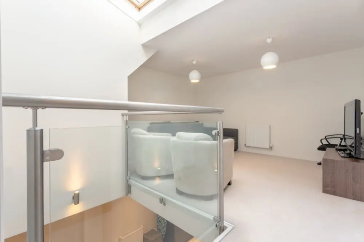 2 Bed Townhouse in Shepherds Bush