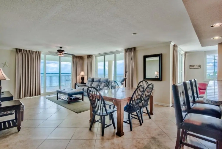 3 Bedrooms Apartment