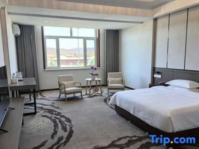 Deluxe Suite