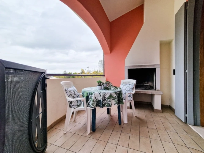 4 Bedrooms Apartment with balcony