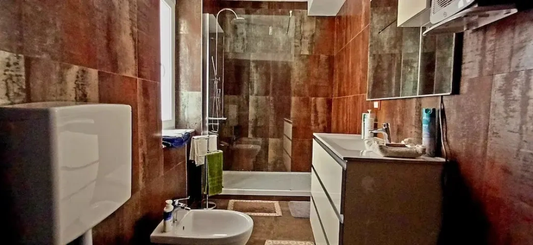 2 Bedrooms Classic Apartment with harbour view