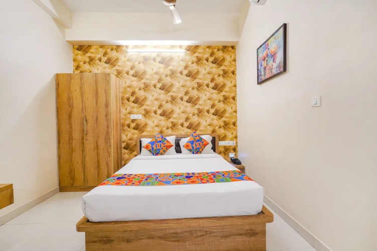 Fabhotel Grand Vista Inn