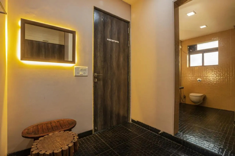 Saffronstays Aura