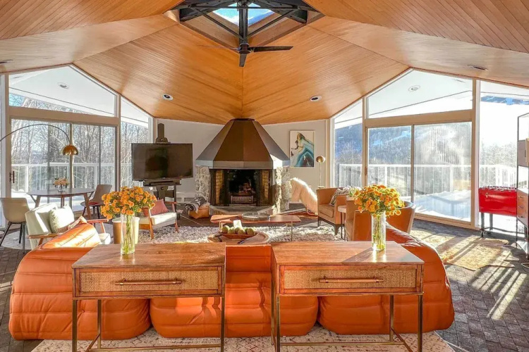 Pristine West Dover Home w/ Deck & Mountain Views!