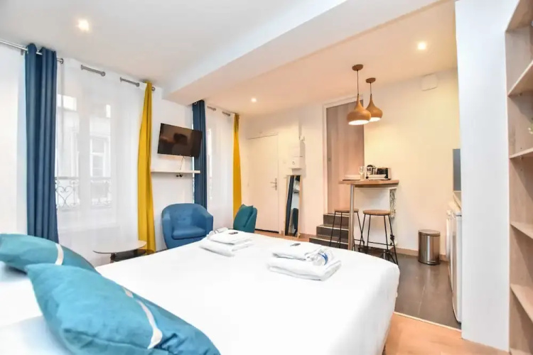 Modern Studio in the Heart of Paris