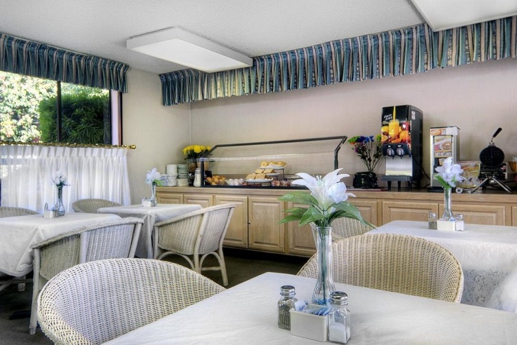 County Inn photo 28