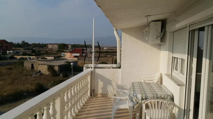 3 Bedrooms Apartment