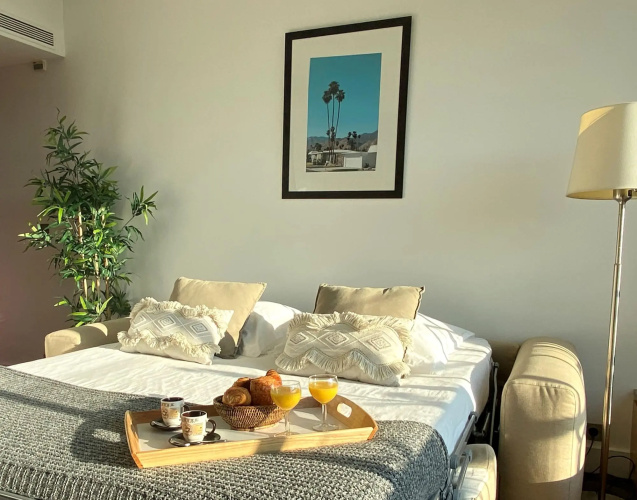 1610B - Stunning studio with Champs Elysées Views!