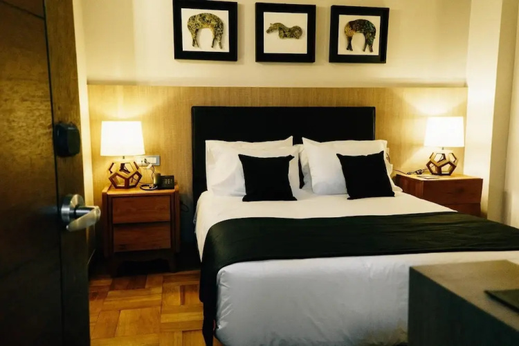 D'Door Hotel