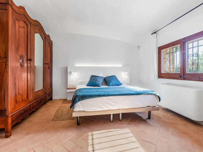Charming Holiday Home in Vulpellac With Shared Pool