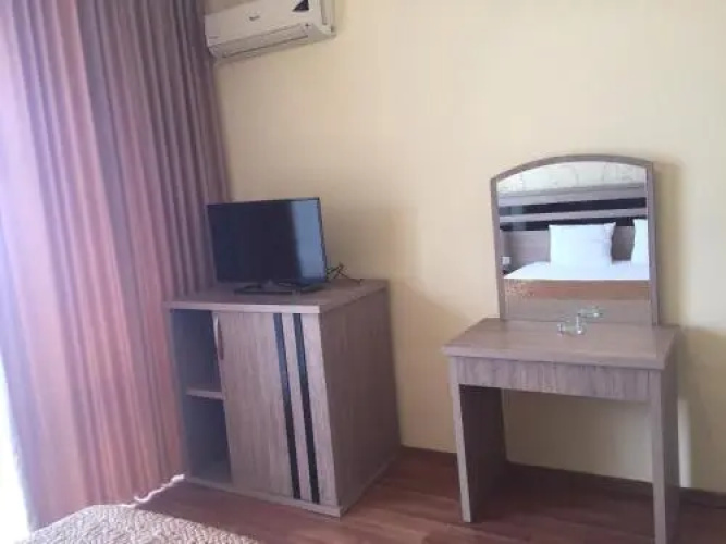Lazuri Hotel