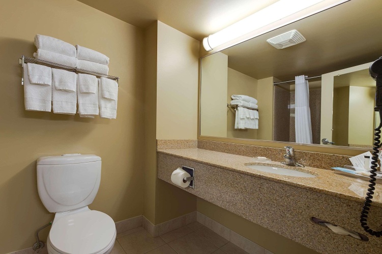 Country Inn & Suites by Radisson, Niagara Falls, ON photo 8