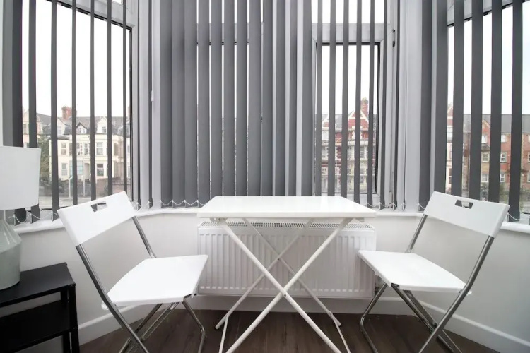 Tŷ Suites Aparthotel