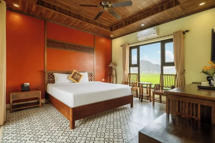Standard Double room with view