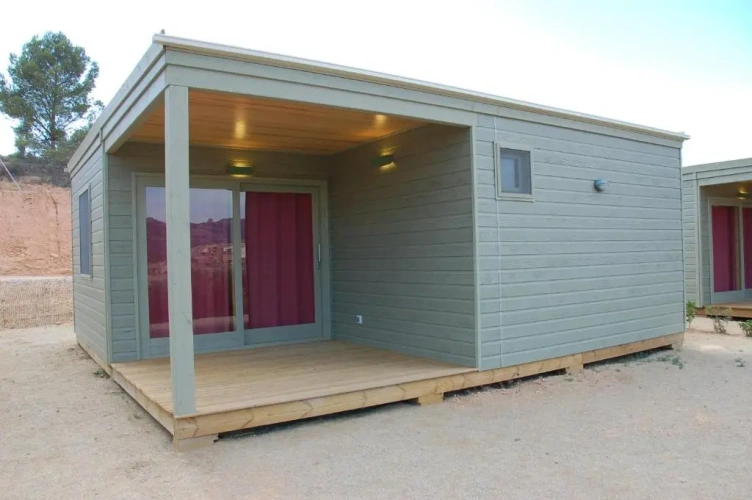 2 Bedrooms Bungalow