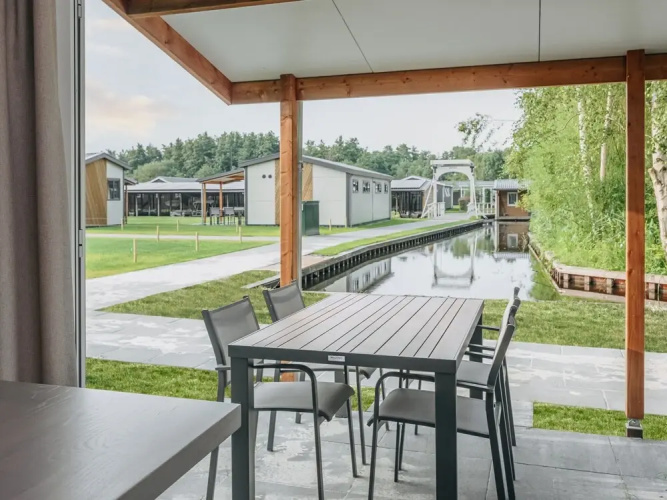 Chalet With Private Jetty