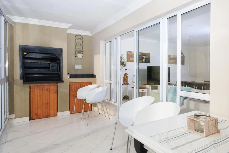 Main Beach Penthouse