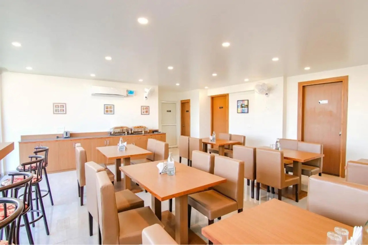 Saltstayz Select - Huda City Center