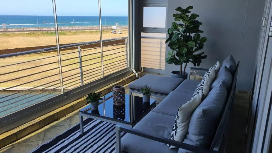 Accommodation Front - Gorgeous 4 Sleeper Beachfront Apartment
