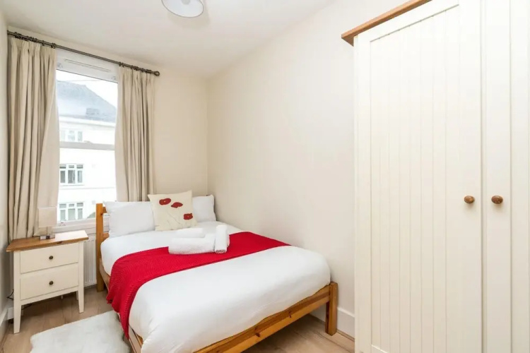Spectacular 2BD Flat in Shepherds Bush
