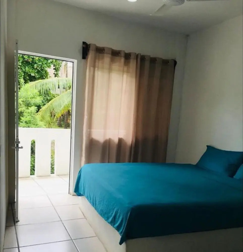 Room in Guest Room - Private Room With King Size bed