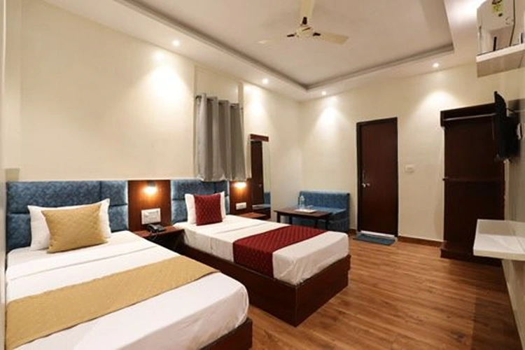 Standard Triple room