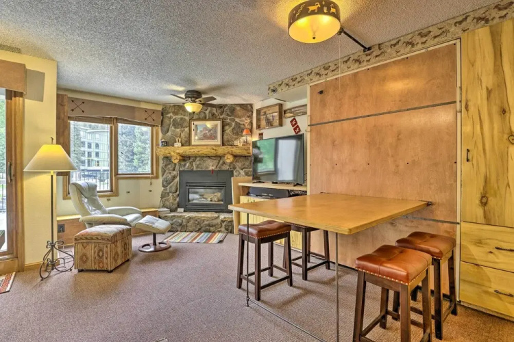 Ski-in/ski-out Studio at Winter Park Base!