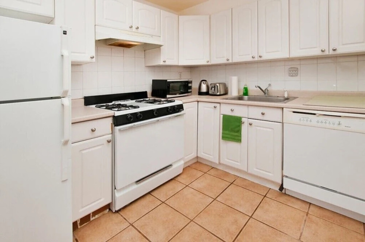Renovated 2 BR on Upper East Side