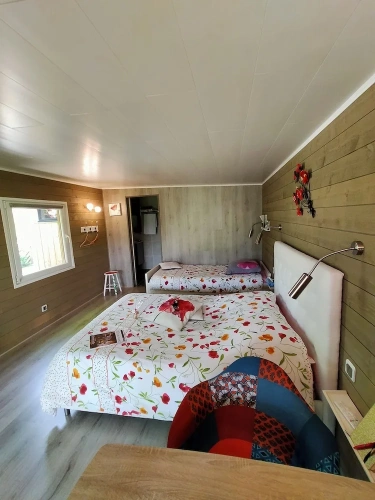 Chalet with balcony and with park view