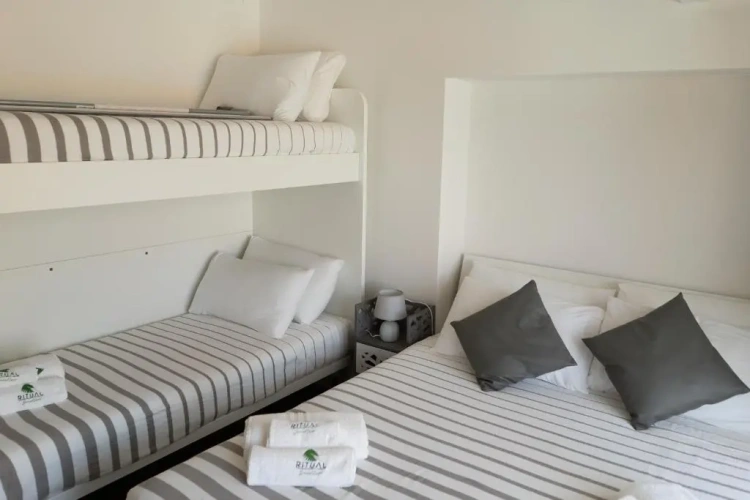 Standard Quadruple room with sea view