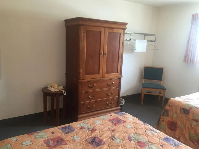 Midway Budget Inn