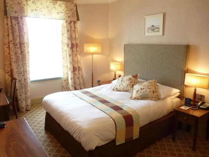 Standard Double room with partial sea view