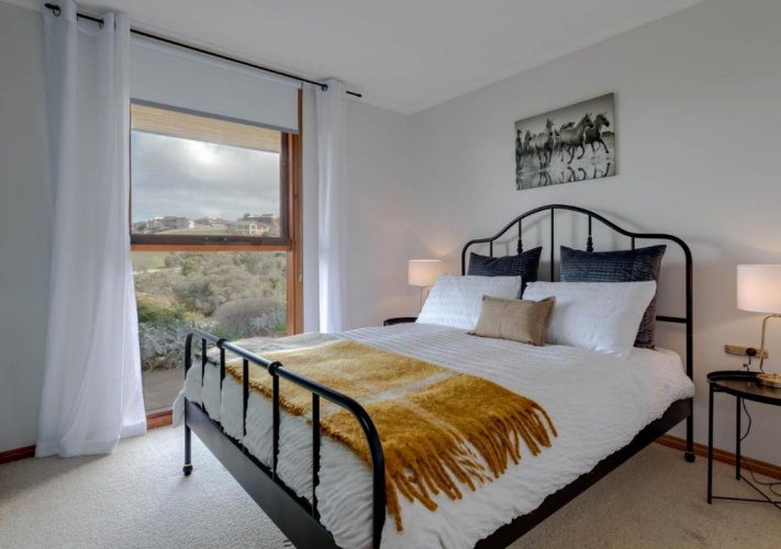 3 Bedrooms Cottage