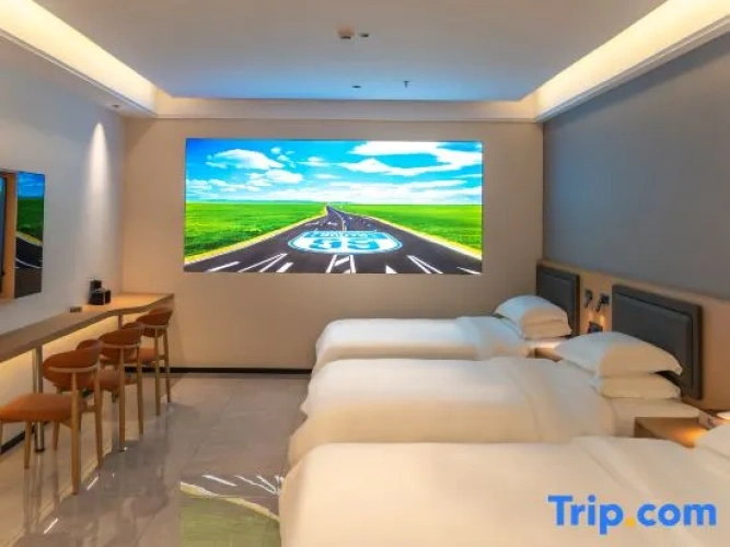 Standard Triple room