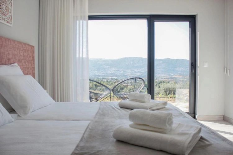 Standard Twin room with pool view
