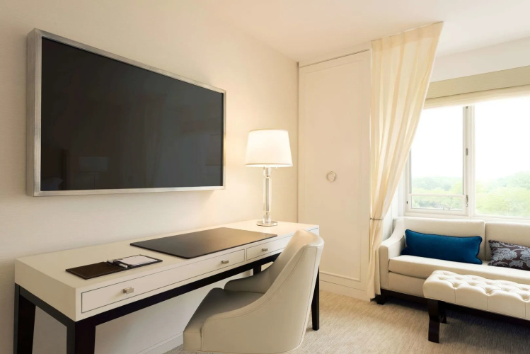 The H Hotel